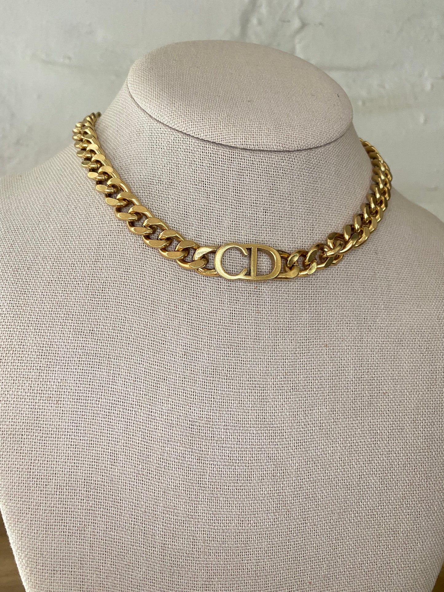 CD Gold Choker